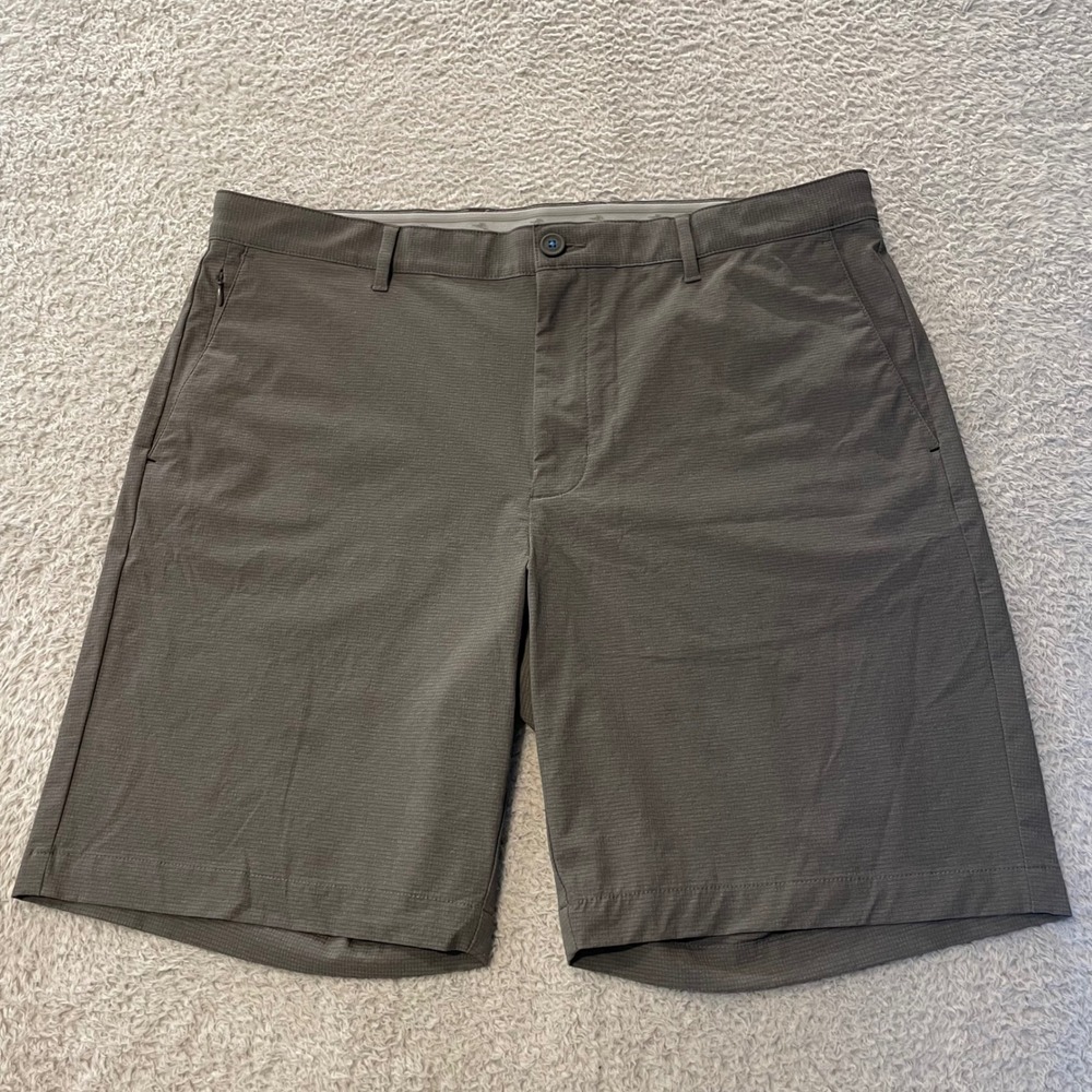Tommy Bahama Chip‎ Shot Short Mens 38x9 Gray Performance Island Zone Golf